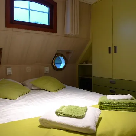 Barge Johanna Bed & Breakfast