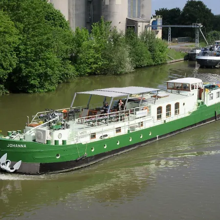 Barge Johanna Bed and breakfast